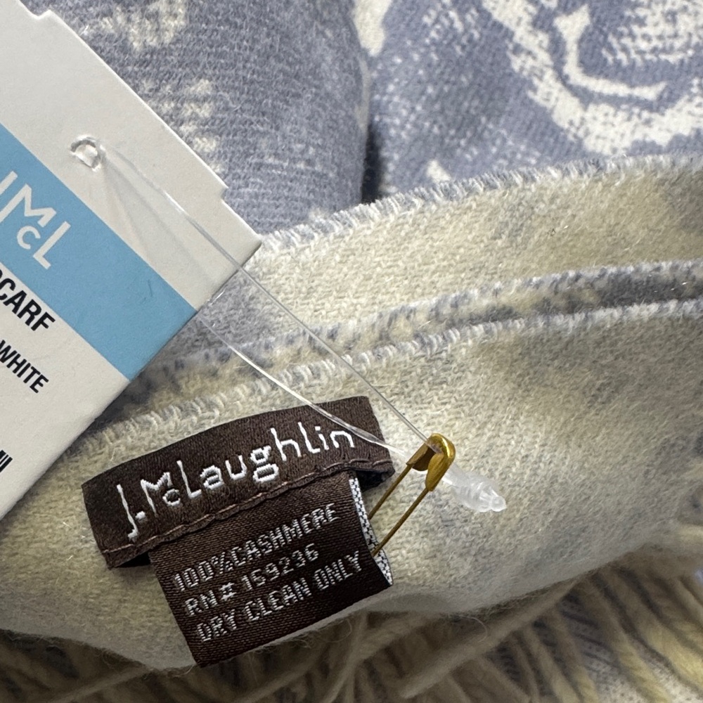 J.McLaughlin NWT Jaipur 100% Cashmere Scarf Pearl Off White Naja Print Fringe - Picture 4 of 5